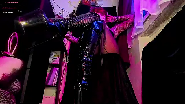 astarrot online show from February 18, 2025, 7:09 pm