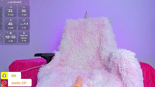 Anette  online show from September 24, 2025, 7:17 pm