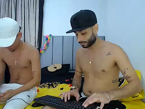 Evilboy555 online show from November 23, 2025, 3:23 pm