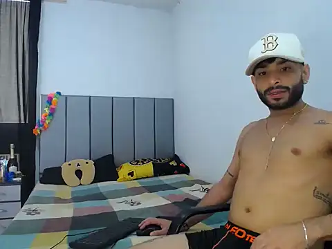 Evilboy555 online show from November 24, 2025, 2:28 pm