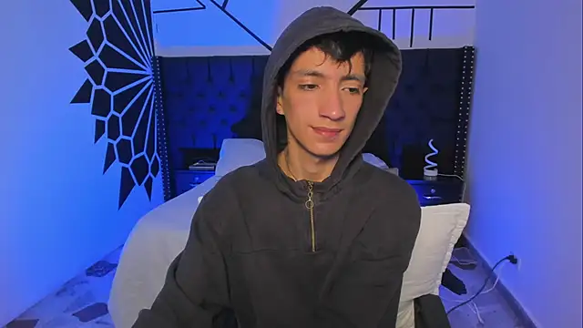 Snapshot of DereckCooperr chatting on March 13, 2025, 5:22 am DereckCooperr online show from March 13, 2025, 5:22 am