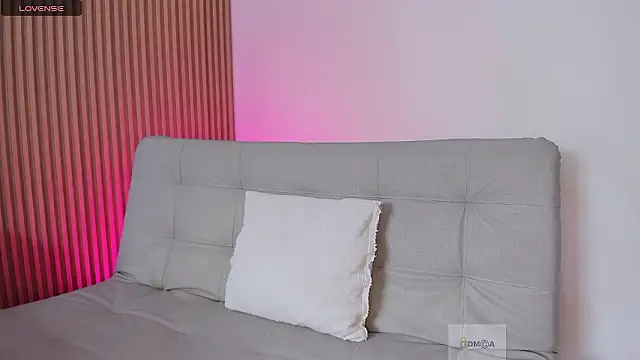 susan  hills online show from December 6, 2024, 8:07 pm