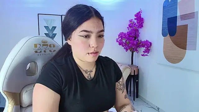 Snapshot of Isa_reel chatting on April 24, 2026, 7:38 pm Isa reel online show from April 24, 2026, 7:38 pm