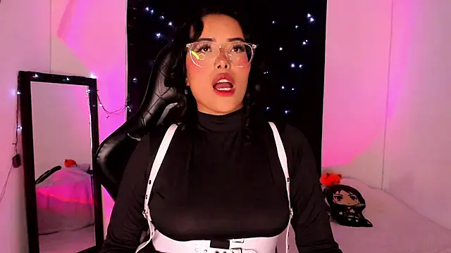 willow poisson online show from January 13, 2025, 8:26 pm