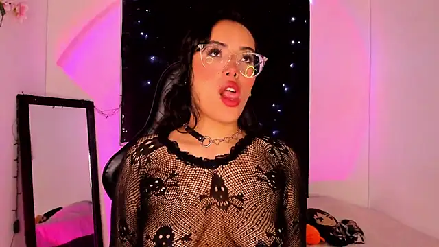 willow poisson online show from January 30, 2025, 5:39 pm