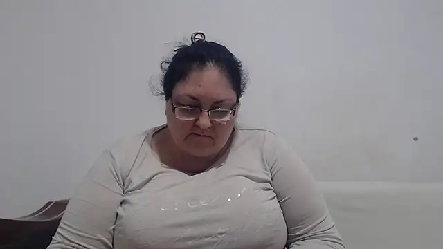 Nykyxo online show from April 12, 2026, 5:51 pm