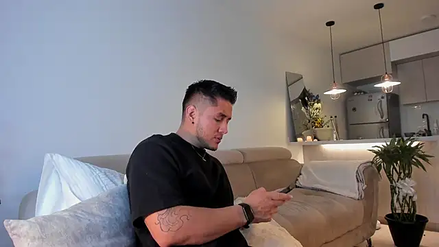 Snapshot of Chriskyle_ chatting on March 4, 2025, 1:23 am Chriskyle online show from March 4, 2025, 1:23 am