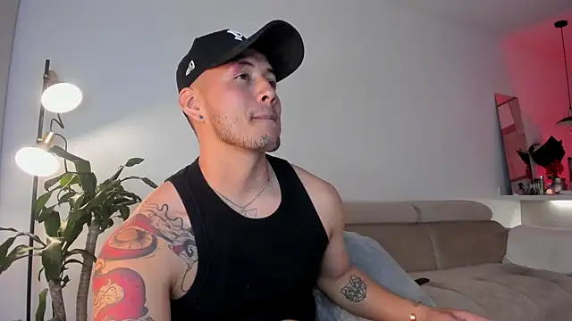 Snapshot of Chriskyle_ chatting on March 11, 2025, 5:16 am Chriskyle online show from March 11, 2025, 5:16 am