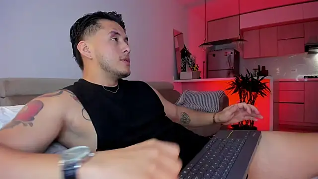 Snapshot of Chriskyle_ chatting on October 29, 2025, 12:13 am Chriskyle online show from October 29, 2025, 12:13 am