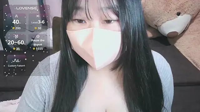 yuinyan3150 online show from February 7, 2026, 8:01 pm