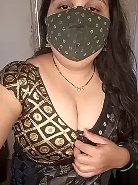 Snapshot of Love-priya chatting on December 18, 2024, 6:10 am Love-priya online show from December 18, 2024, 6:10 am