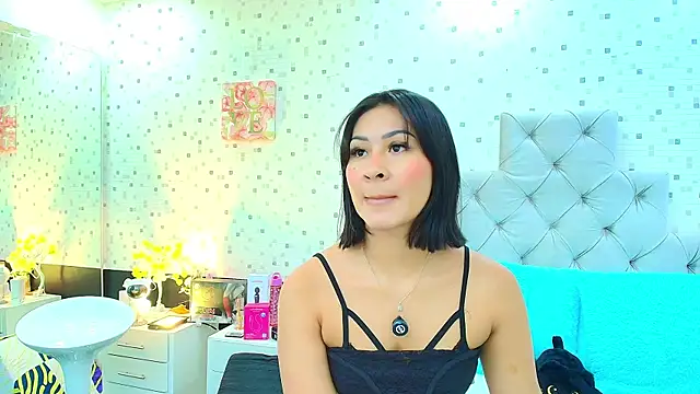 JulietaReyess online show from May 16, 2026, 12:15 pm