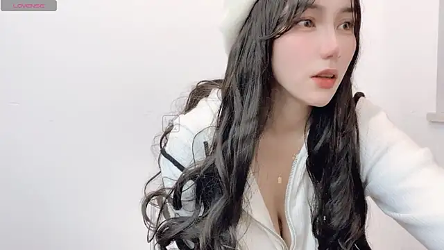 Snapshot of LIsha--170 chatting on December 10, 2024, 6:44 am LIsha--170 online show from December 10, 2024, 6:44 am