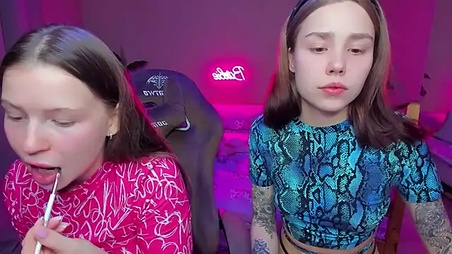 HelloRoxy online show from January 12, 2025, 7:42 pm