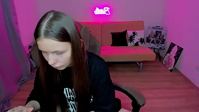 HelloRoxy online show from October 6, 2025, 7:00 pm