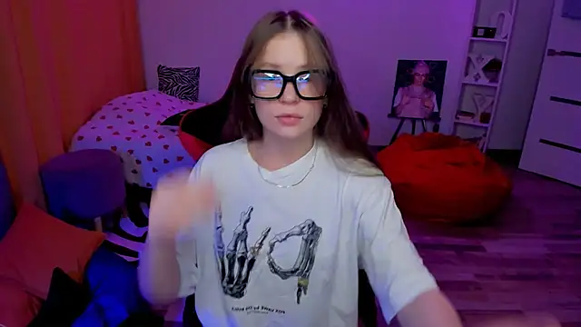 Snapshot of HelloRoxy chatting on June 25, 2026, 6:56 pm HelloRoxy online show from June 25, 2026, 6:56 pm