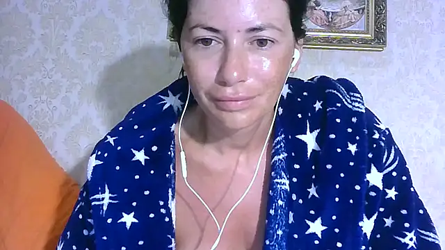 Snapshot of StunnigArt chatting on July 26, 2026, 1:03 am StunnigArt online show from July 26, 2026, 1:03 am