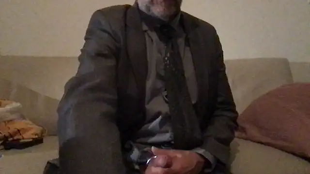 Snapshot of artXhibitor chatting on December 2, 2024, 9:06 pm artXhibitor online show from December 2, 2024, 9:06 pm