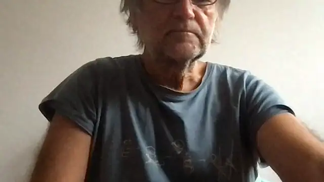 Snapshot of artXhibitor chatting on October 19, 2025, 6:47 am artXhibitor online show from October 19, 2025, 6:47 am