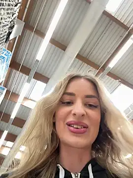 Snapshot of EvieEvans chatting on February 21, 2025, 3:54 pm EvieEvans online show from February 21, 2025, 3:54 pm