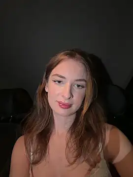 EvieEvans online show from December 14, 2025, 4:56 pm