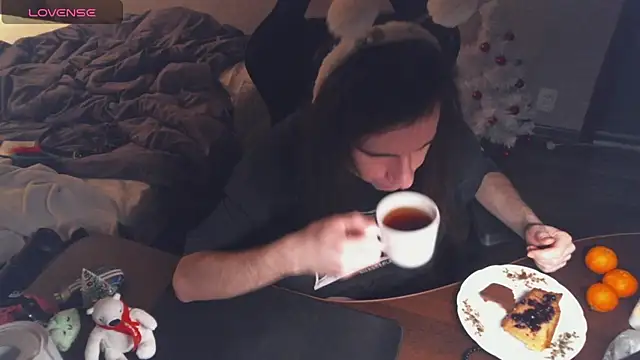 izilizi 23 online show from January 10, 2025, 8:26 pm