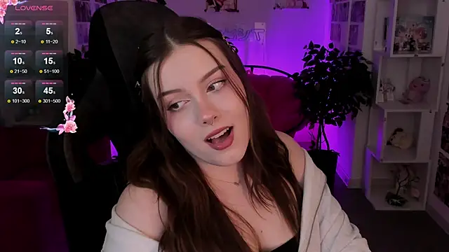 CoralineKeyns online show from March 10, 2025, 8:37 am