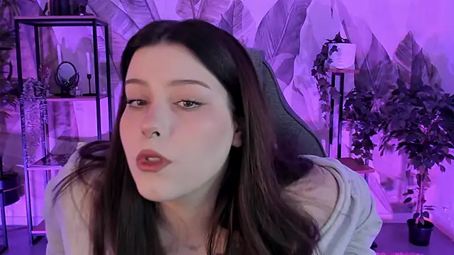 CoralineKeyns online show from September 30, 2025, 5:23 am