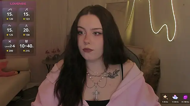 CoralineKeyns online show from March 17, 2026, 5:11 am