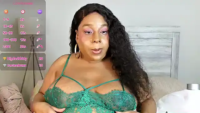 Snapshot of Carmen_Cream chatting on June 14, 2026, 7:54 am Carmen Cream online show from June 14, 2026, 7:54 am