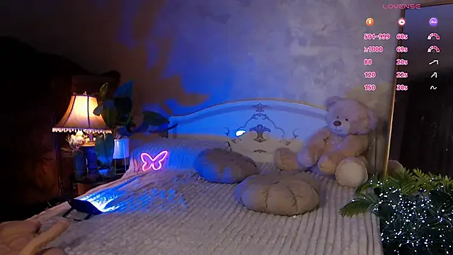 JulieHeets online show from January 3, 2025, 10:41 am