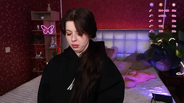 JulieHeets online show from January 21, 2025, 9:46 am