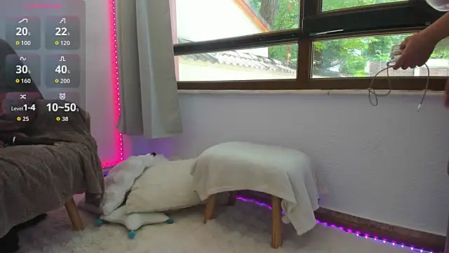 Snapshot of Awesome_Jolie chatting on May 8, 2026, 9:47 am Awesome Jolie online show from May 8, 2026, 9:47 am