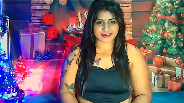 Snapshot of RoyalIndianCreamPuff chatting on December 3, 2024, 6:06 pm RoyalIndianCreamPuff online show from December 3, 2024, 6:06 pm