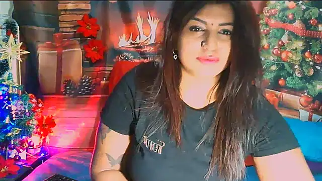 Snapshot of RoyalIndianCreamPuff chatting on December 14, 2024, 5:58 pm RoyalIndianCreamPuff online show from December 14, 2024, 5:58 pm