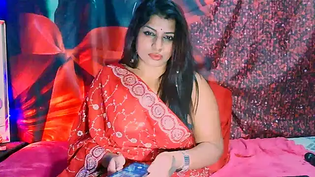 Snapshot of RoyalIndianCreamPuff chatting on January 17, 2025, 9:17 pm RoyalIndianCreamPuff online show from January 17, 2025, 9:17 pm