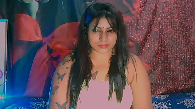 Snapshot of RoyalIndianCreamPuff chatting on February 6, 2025, 6:02 pm RoyalIndianCreamPuff online show from February 6, 2025, 6:02 pm