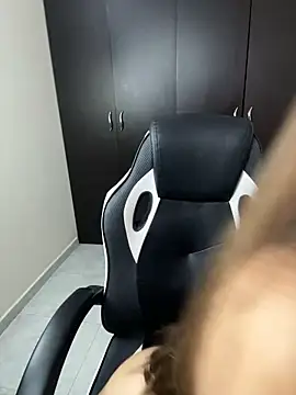 adara lennox online show from February 22, 2026, 8:29 pm