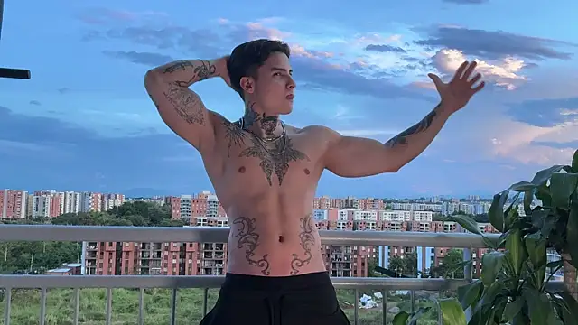 dantecoppolaa  online show from April 18, 2026, 11:05 pm