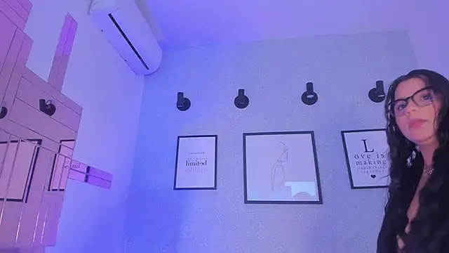 Snapshot of Natasha_harper chatting on April 1, 2026, 1:41 pm Natasha harper online show from April 1, 2026, 1:41 pm