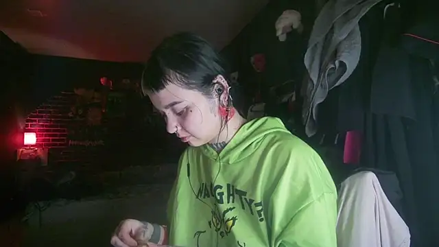 Snapshot of MoorderxDoll chatting on December 31, 2024, 6:02 pm MoorderxDoll online show from December 31, 2024, 6:02 pm