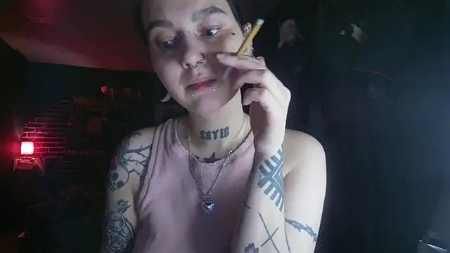 Snapshot of MoorderxDoll chatting on February 16, 2025, 8:33 pm MoorderxDoll online show from February 16, 2025, 8:33 pm