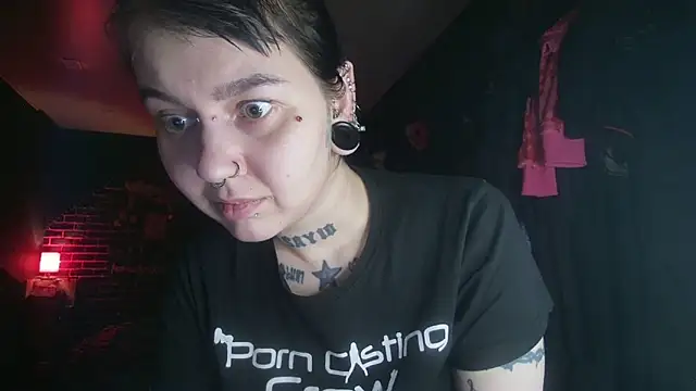 Snapshot of MoorderxDoll chatting on March 16, 2025, 9:16 pm MoorderxDoll online show from March 16, 2025, 9:16 pm