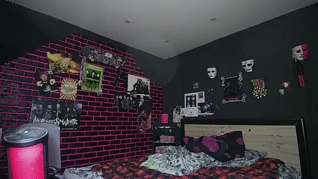 MoorderxDoll online show from March 22, 2026, 9:51 pm