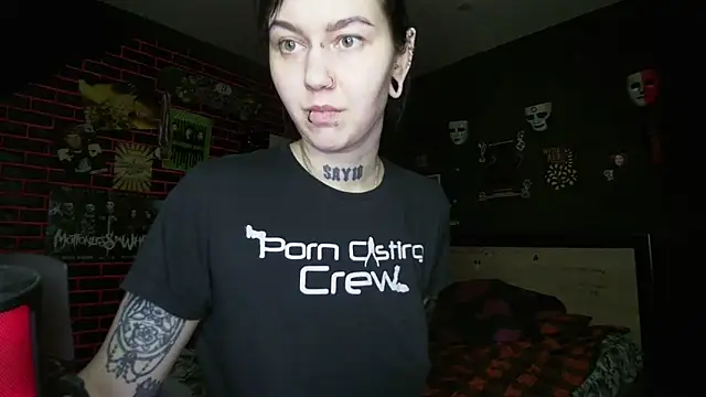 MoorderxDoll online show from April 17, 2026, 8:12 pm