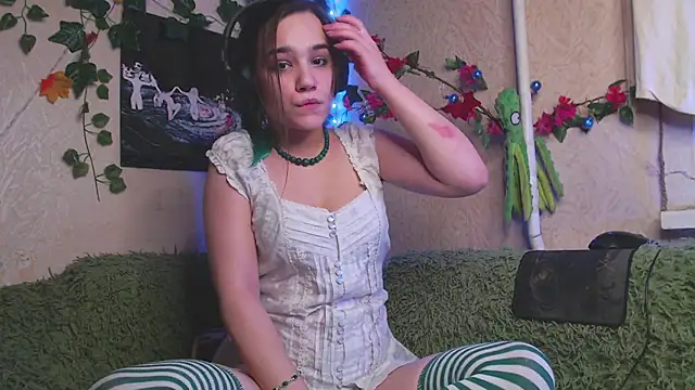 Tiny Witch online show from October 30, 2025, 10:43 pm