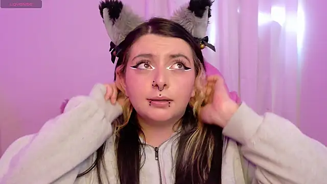 Sachi Meow online show from May 15, 2026, 6:48 pm