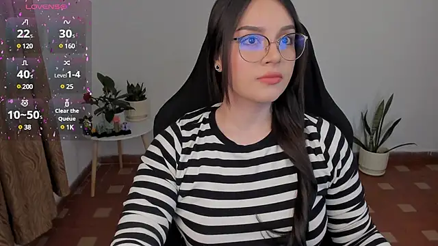 anaveleeez online show from December 5, 2024, 5:48 am