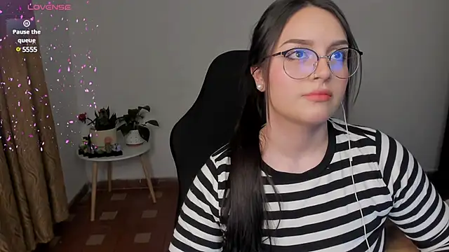 anaveleeez online show from January 14, 2025, 1:47 am