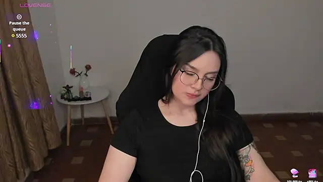 anaveleeez online show from March 1, 2025, 4:37 am